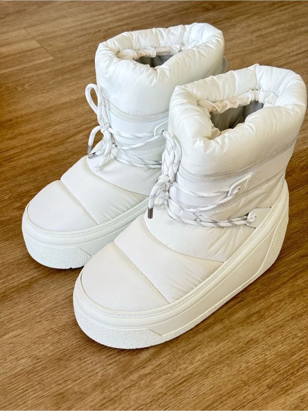 Maison Martin Margiela White Puffer Snow Boots